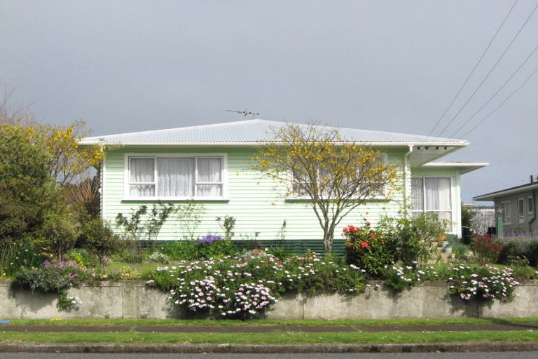Photo of property in 10 Pukenui Street, Strandon, New Plymouth, 4312