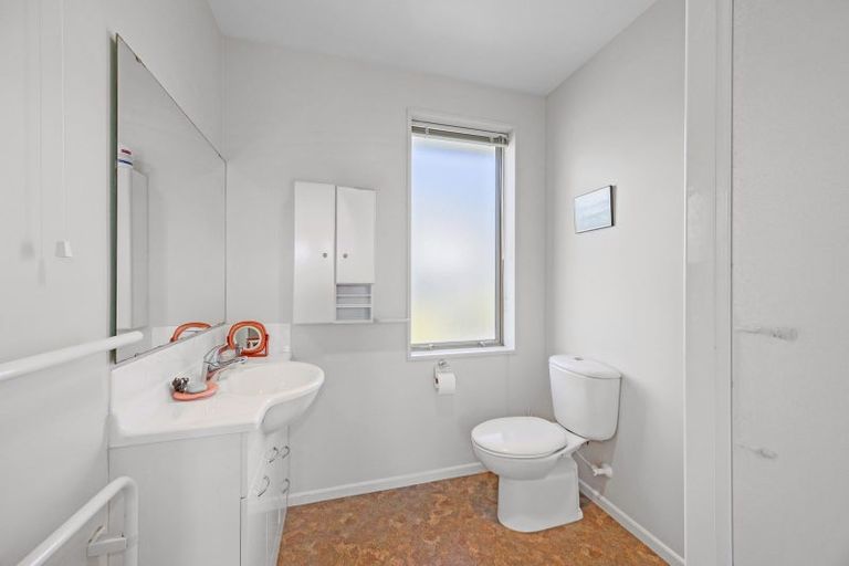 Photo of property in 1/160 Breezes Road, Aranui, Christchurch, 8061