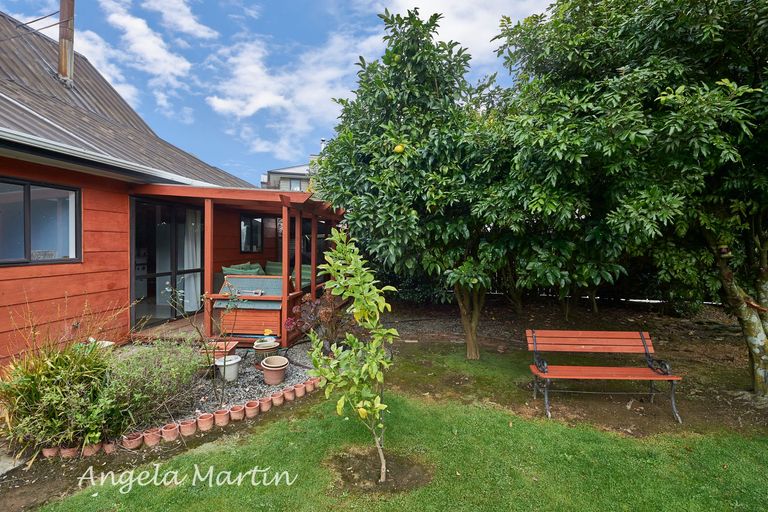 Photo of property in 12 Oak Crescent, Ashhurst, 4810