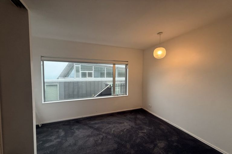 Photo of property in 281 Queens Drive, Lyall Bay, Wellington, 6022