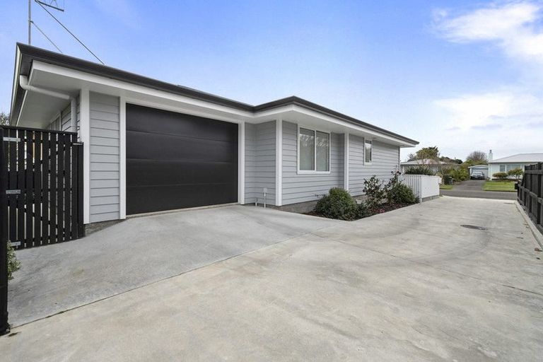 Photo of property in 33 Liverpool Street, Takaro, Palmerston North, 4412