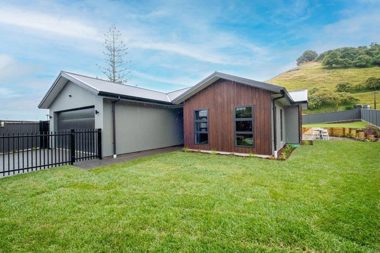 Photo of property in 63 Oak Road, Poraiti, Napier, 4112