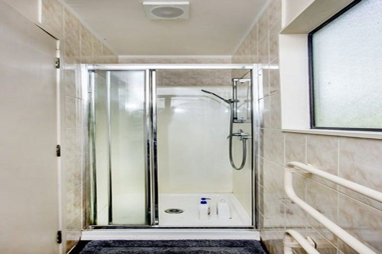 Photo of property in 94a Konini Road, Titirangi, Auckland, 0604