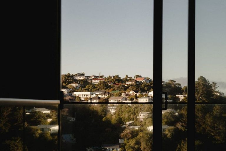 Photo of property in 119 Tiketike Way, Brooklyn, Wellington, 6021