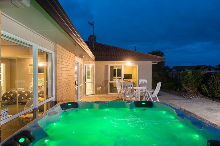 Photo of property in 302 Gravatt Road, Papamoa Beach, Papamoa, 3118
