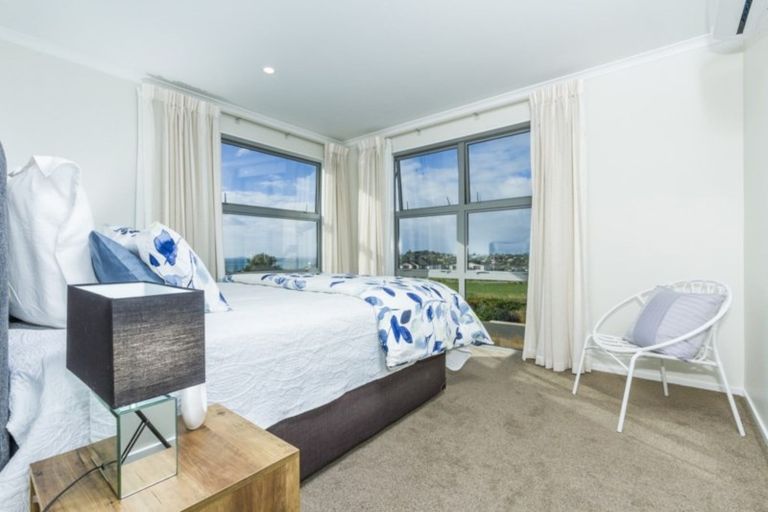 Photo of property in 15b Headland Drive, Long Bay, Auckland, 0630