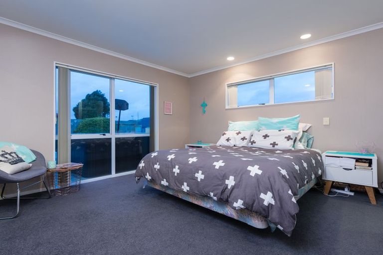 Photo of property in 302 Gravatt Road, Papamoa Beach, Papamoa, 3118