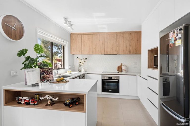 Photo of property in 1/12 Eastwood Rise, Browns Bay, Auckland, 0630