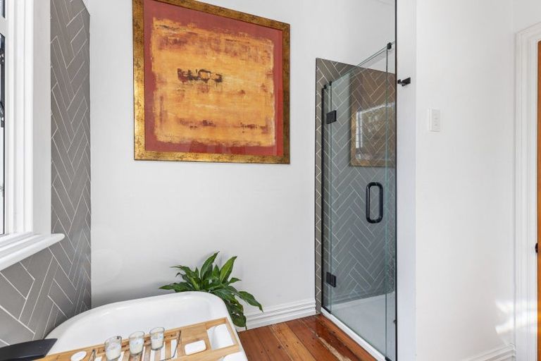 Photo of property in 36 Belt Road, Moturoa, New Plymouth, 4310