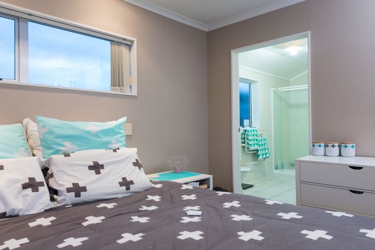 Photo of property in 302 Gravatt Road, Papamoa Beach, Papamoa, 3118