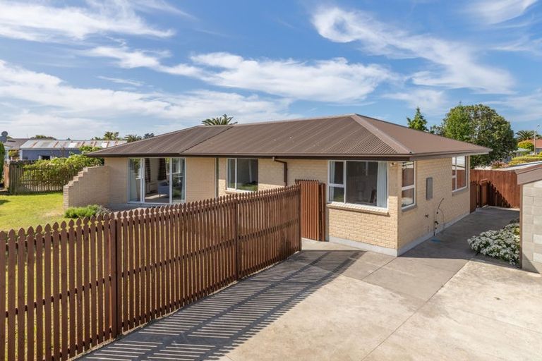 Photo of property in 30 Woodgrove Avenue, North New Brighton, Christchurch, 8083