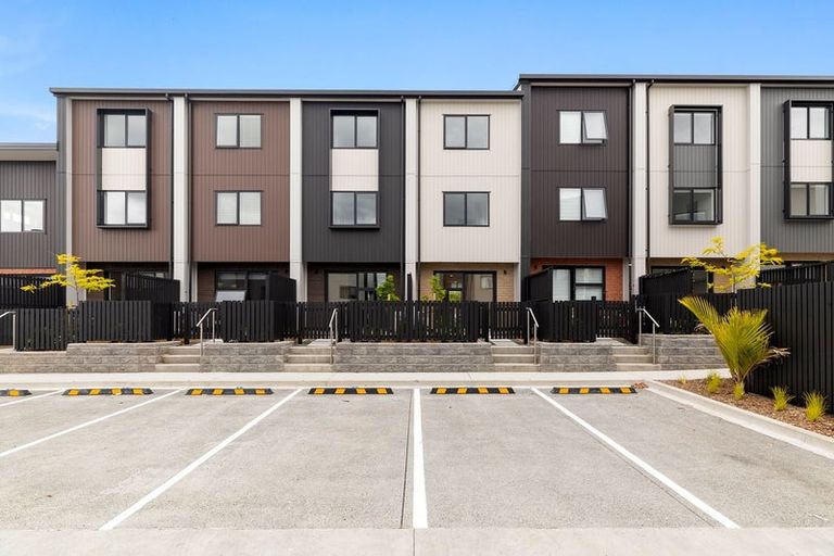 Photo of property in 14 Selo Street, Glen Eden, Auckland, 0602