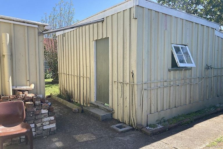 Photo of property in 200 Bridge Street, Eltham, 4322