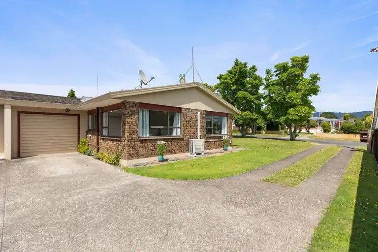 Photo of property in 12a Hastings Street, Te Puke, 3119