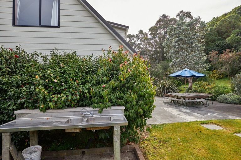 Photo of property in 40 Kotare Place, South Bay, Kaikoura, 7300