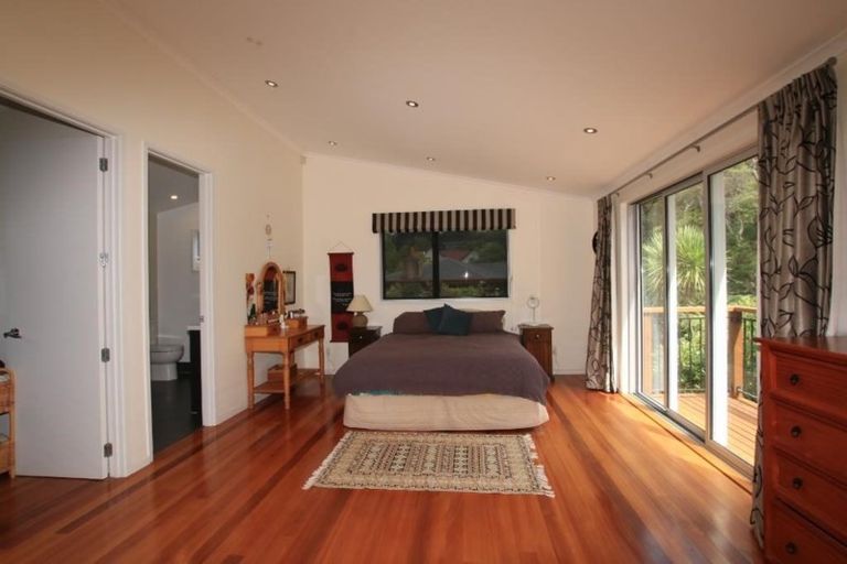 Photo of property in 23b West Lynn Road, Titirangi, Auckland, 0604