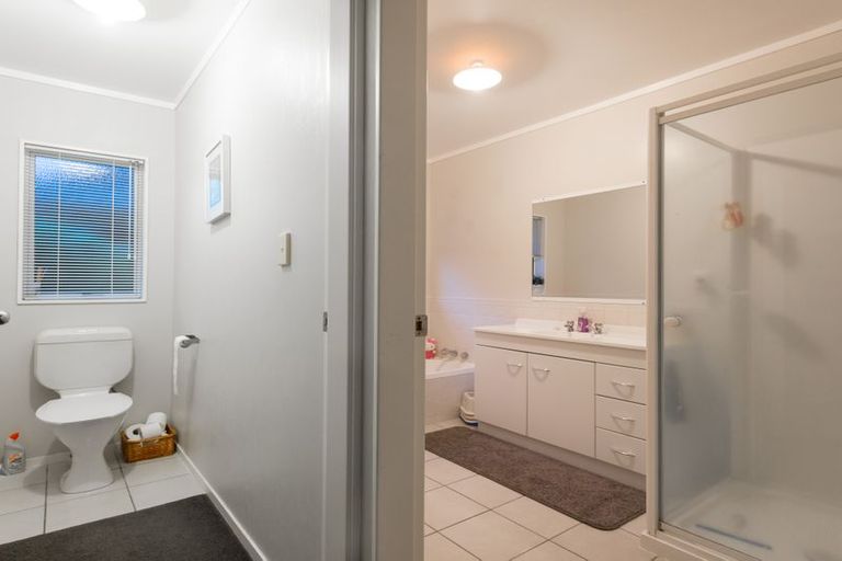 Photo of property in 302 Gravatt Road, Papamoa Beach, Papamoa, 3118