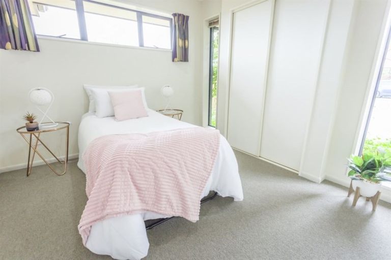 Photo of property in 6 Sheraton Place, Redwood, Christchurch, 8051