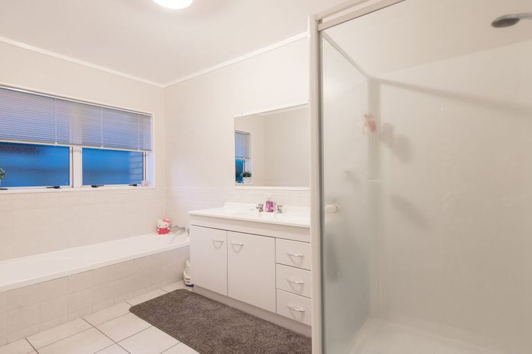 Photo of property in 302 Gravatt Road, Papamoa Beach, Papamoa, 3118