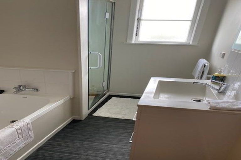 Photo of property in 20 Redwood Avenue, Tawa, Wellington, 5028