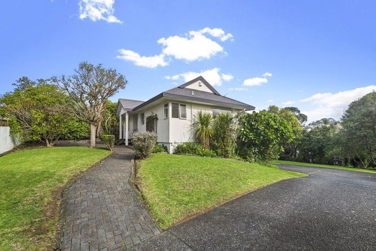 Photo of property in 35 Rifleman Rise, Unsworth Heights, Auckland, 0632