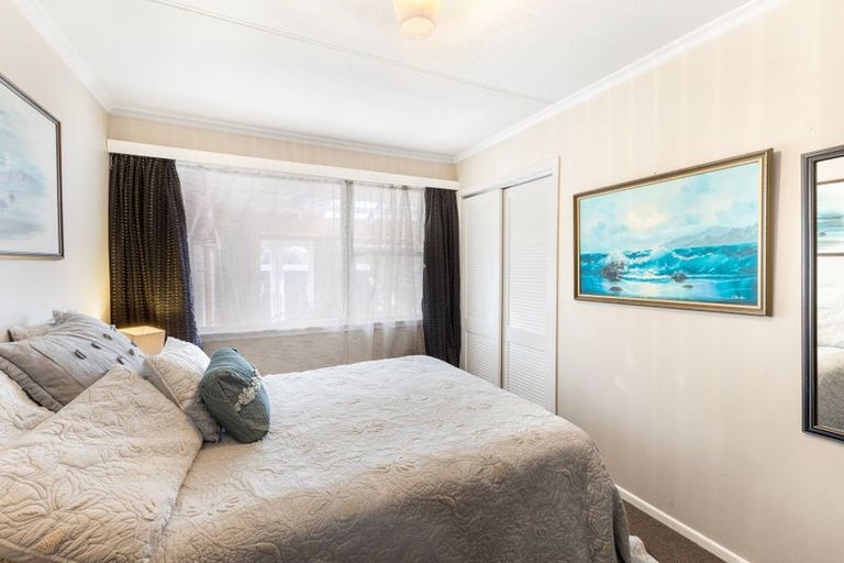 Photo of property in 8 Omata Road, Westown, New Plymouth, 4310