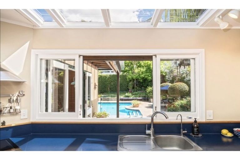 Photo of property in 31 Harley Road, Takapuna, Auckland, 0622