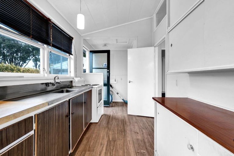 Photo of property in 13 Newbury Place, Waitara, 4320