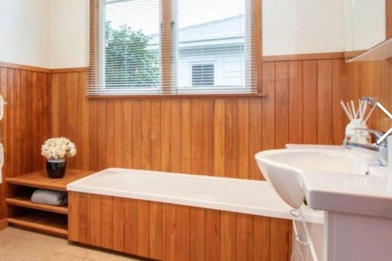 Photo of property in 215 Park Road North, Parkvale, Hastings, 4122