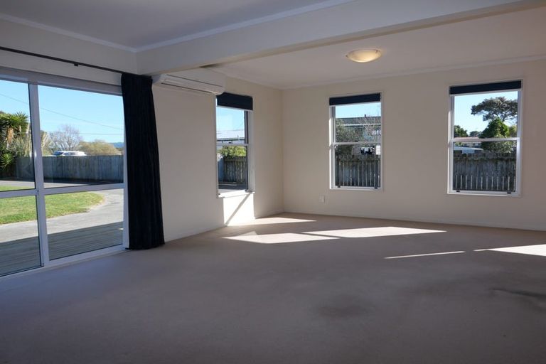 Photo of property in 17 Otaihanga Road, Otaihanga, Paraparaumu, 5036