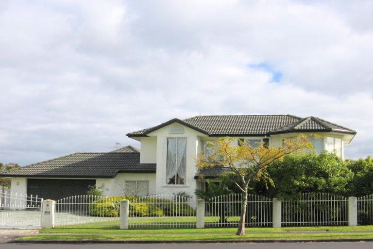 Photo of property in 11 Santa Ana Drive, Shamrock Park, Auckland, 2016