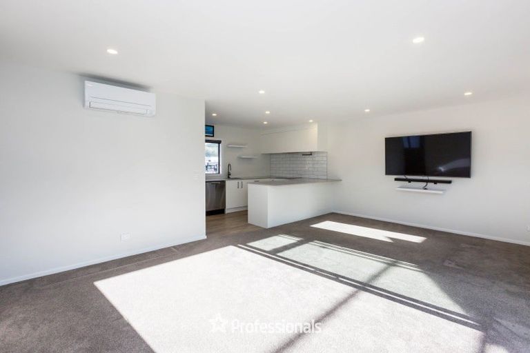 Photo of property in 12d Cairo Street, Upper Hutt Central, Upper Hutt, 5018