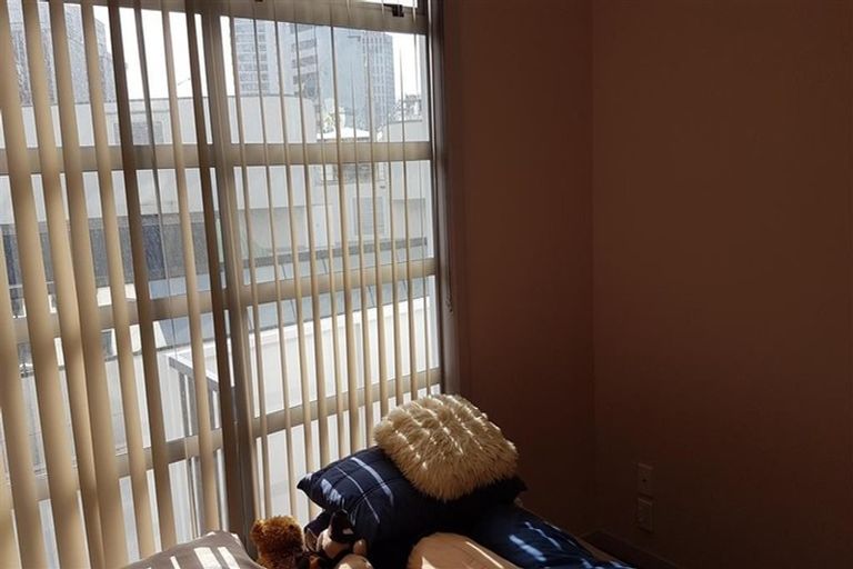Photo of property in The Aucklander Apartments, 5a/25 Rutland Street, Auckland Central, Auckland, 1010