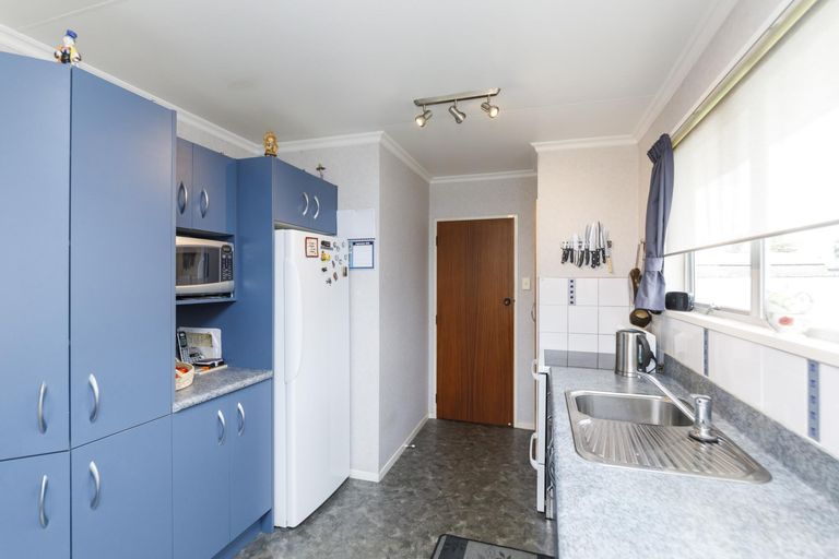 Photo of property in 24 Motuoapa Place, Kelvin Grove, Palmerston North, 4414