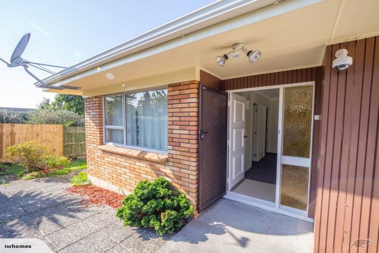 Photo of property in 1/6 Pamela Place, New Lynn, Auckland, 0600