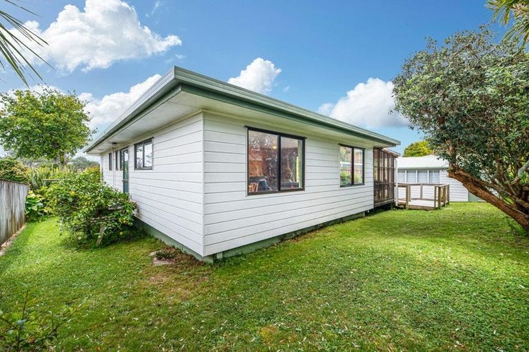 Photo of property in 59b Glendene Avenue, Glendene, Auckland, 0602