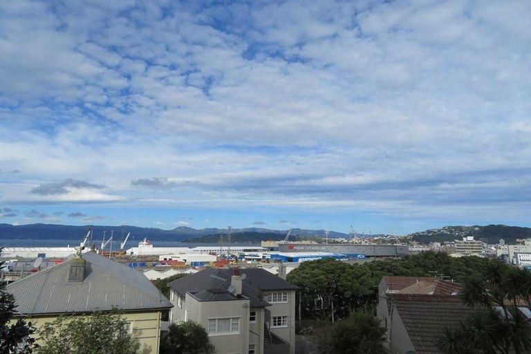 Photo of property in Mansfield Towers, 1 Grant Road, Thorndon, Wellington, 6011