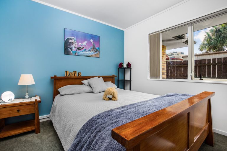 Photo of property in 8 Orakau Road, Mangere East, Auckland, 2024