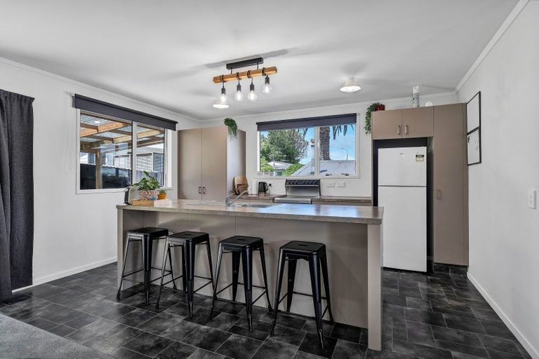 Photo of property in 6a Shaldon Crescent, Blagdon, New Plymouth, 4310