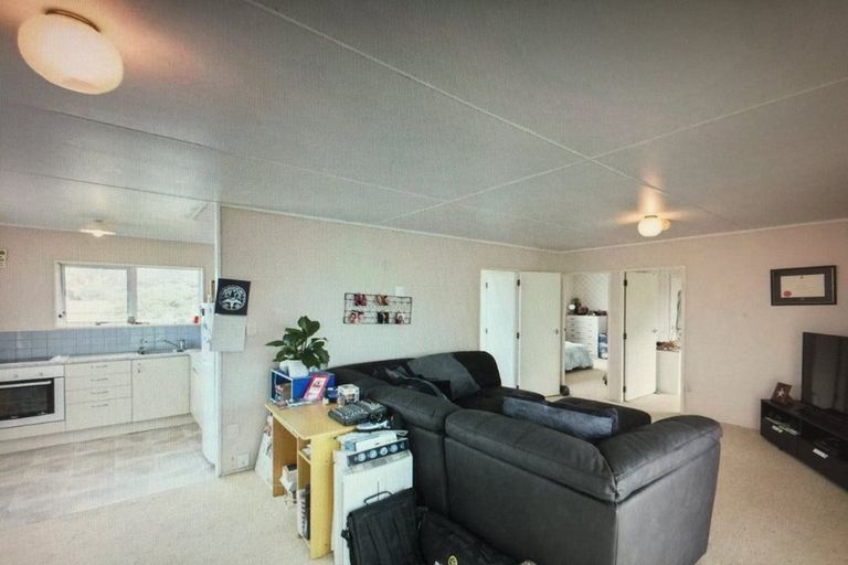 Photo of property in 1 Charles Major Place, Hawera, 4610