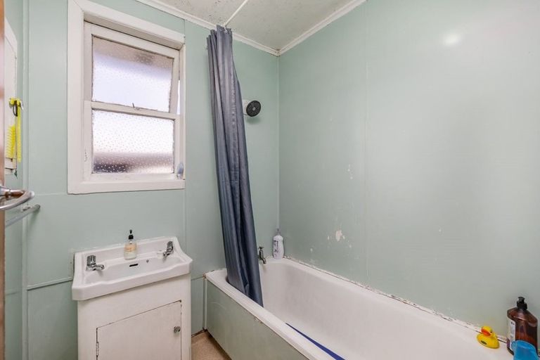 Photo of property in 14 Whiteman Road, Kawakawa, 0210