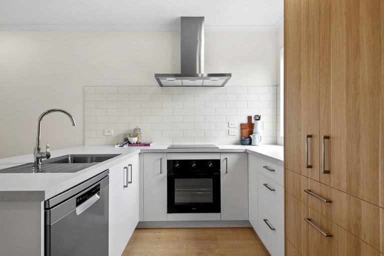 Photo of property in 15 Isabella Lane, Henderson, 0610