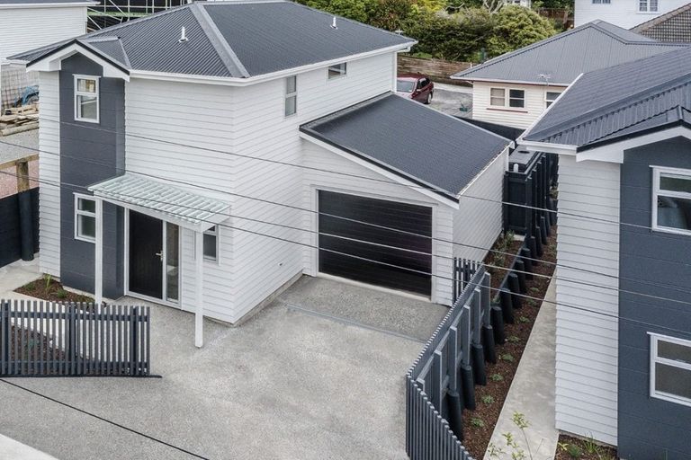 Photo of property in 27b Ranui Terrace, Tawa, Wellington, 5028
