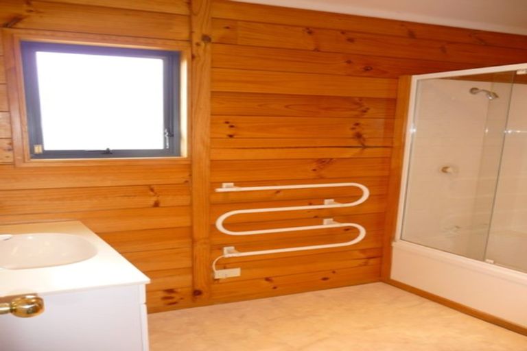 Photo of property in 361a Glenfield Road, Glenfield, Auckland, 0629