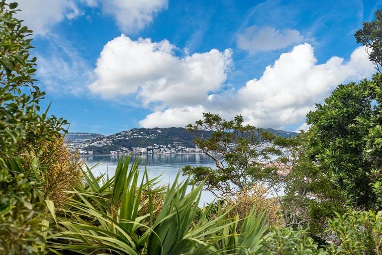 Photo of property in 7 Himalaya Crescent, Khandallah, Wellington, 6035