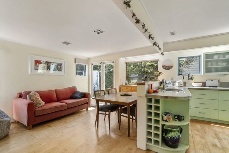 Photo of property in 2/34 Seabreeze Road, Narrow Neck, Auckland, 0624