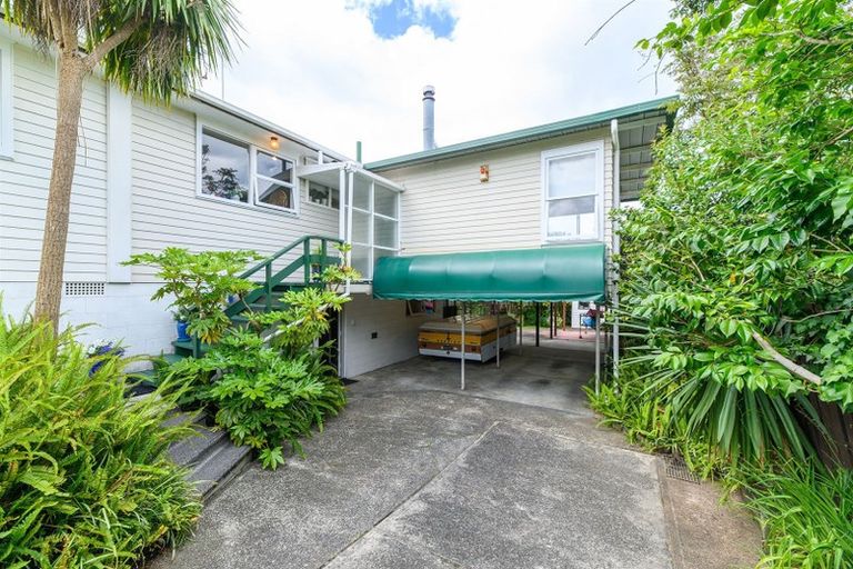 Photo of property in 1/25 Margaret Place, Milford, Auckland, 0620