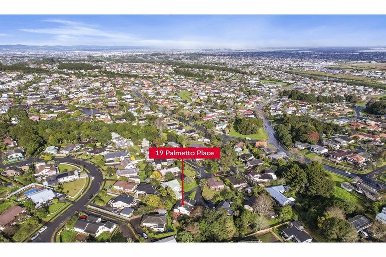Photo of property in 19 Palmetto Place, Goodwood Heights, Auckland, 2105