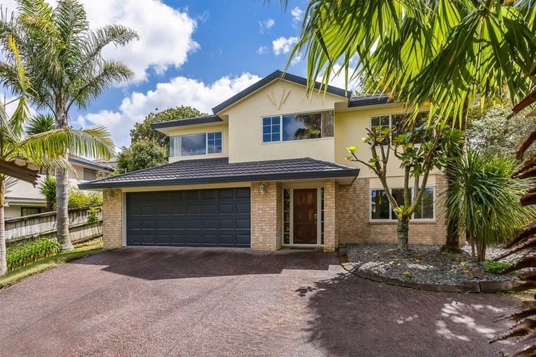 Photo of property in 35 Trotting Terrace, Fairview Heights, Auckland, 0632