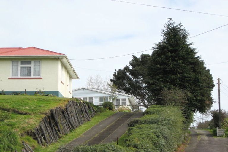 Photo of property in 32a Seaview Road, Marfell, New Plymouth, 4310